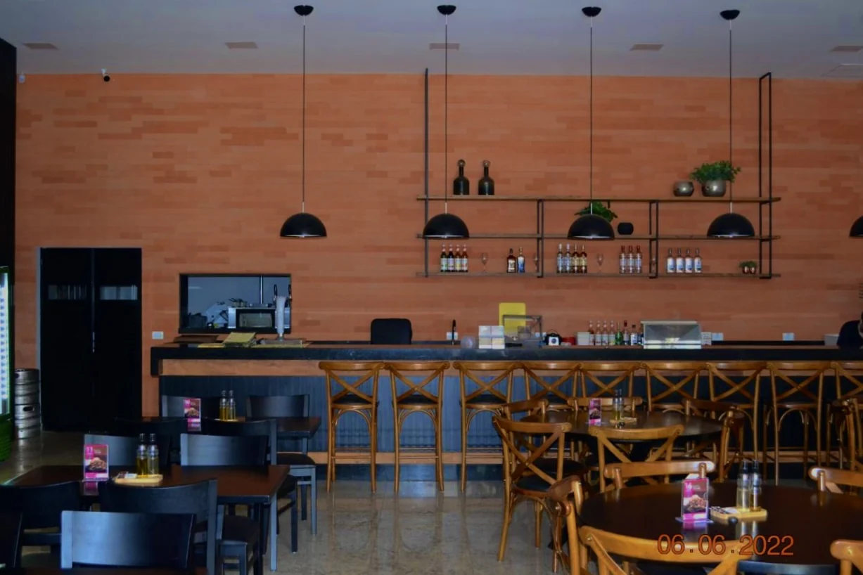 Ambiente contemporâneo com revestimento cerâmico